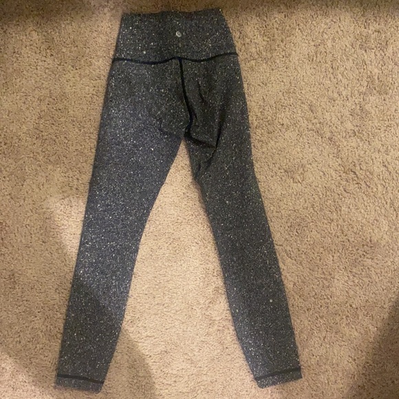 lululemon leggings never worn and in great condition - Picture 2 of 4